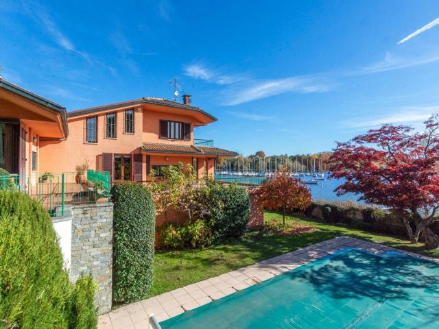 Casa in vendita a Unione dei comuni del Medio Verbano, Monvalle