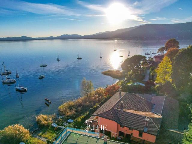 Villa Indipendente in vendita a Unione dei comuni del Medio Verbano, Monvalle