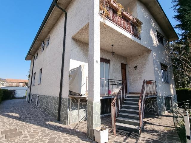 Villa Indipendente in vendita a Sant'Albino, Monza