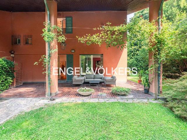 Villa Indipendente in vendita a Cazzaniga, Monza