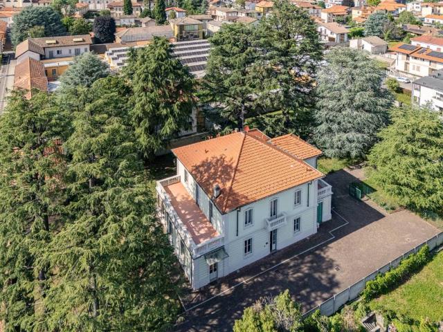 Villa Indipendente in vendita a Centro, Monza