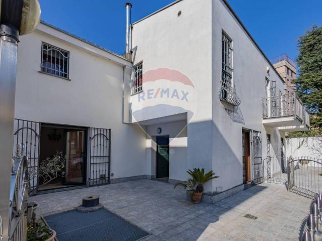 Villa Indipendente in vendita a Monza, San Gottardo