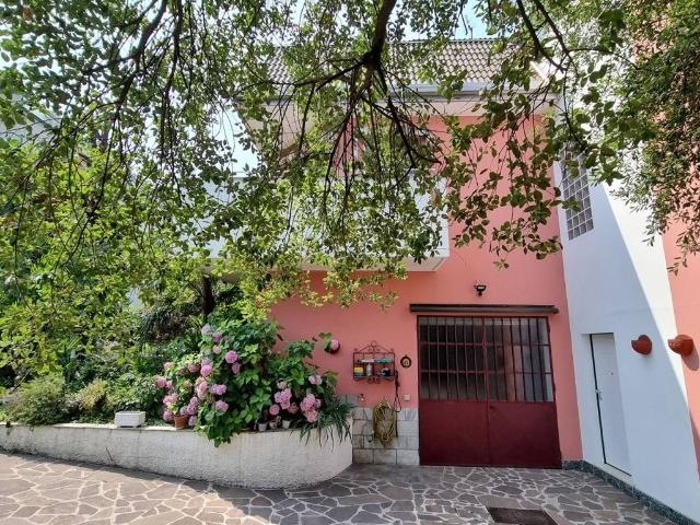 Villa Indipendente in vendita a Sant'Albino, Monza