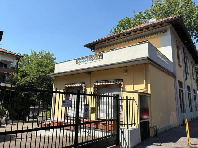 Villa Indipendente in vendita a Regina Pacis, Monza