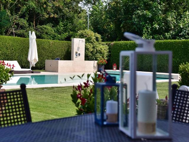 Villa Indipendente in vendita a Cazzaniga, Monza