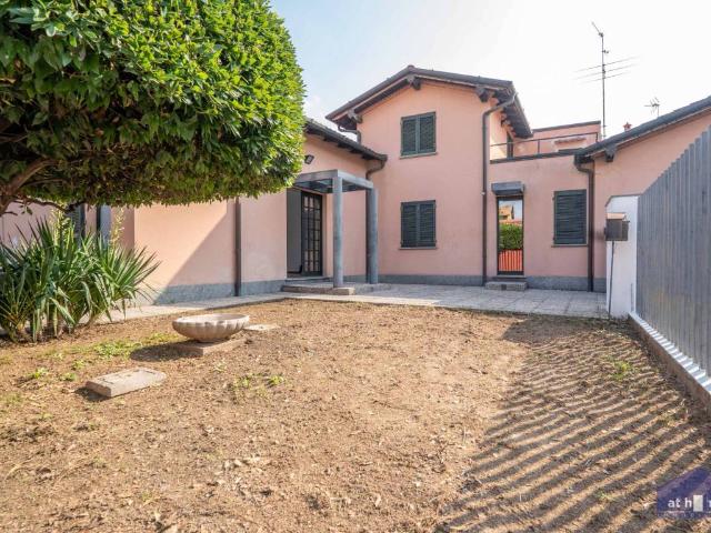 Villa Indipendente in vendita a Sant'Albino, Monza