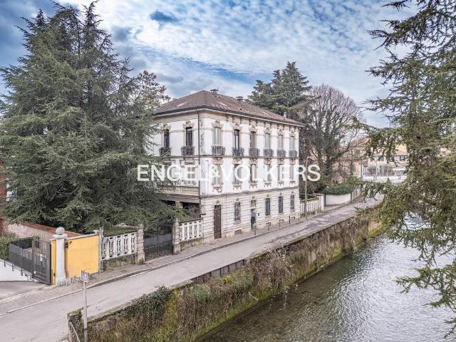 Villa Indipendente in vendita a Centro, Monza
