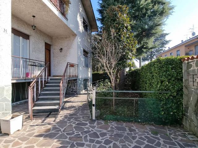 Villa Indipendente in vendita a Sant'Albino, Monza