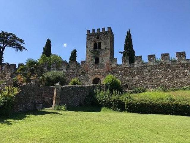 Villa Indipendente in vendita a Monzambano, Lombardia