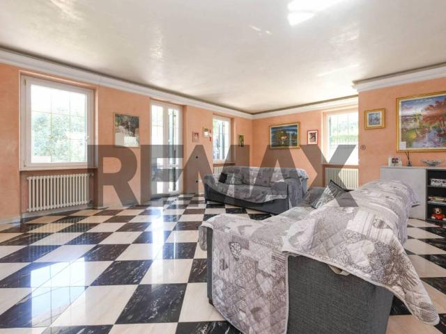 Villa Indipendente in vendita a Monzambano, Mantova