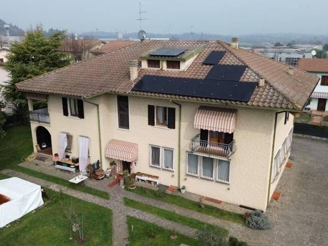 Villa Indipendente in vendita a Monzambano, Lombardia