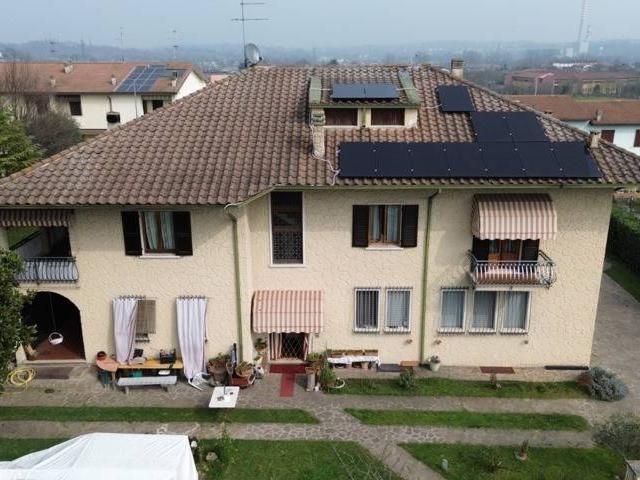 Villa Indipendente in vendita a Monzambano, Lombardia