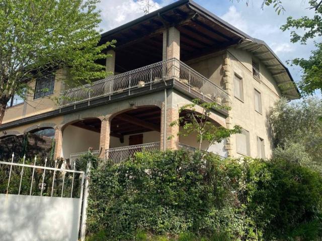 Villa Indipendente in vendita a Unione dell'Appennino Bolognese, Monzuno