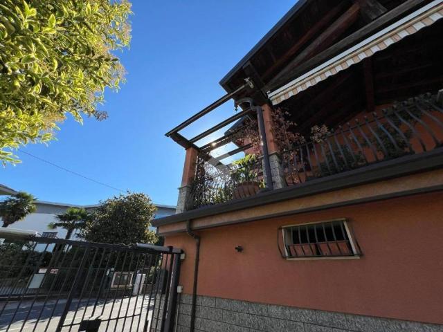 Villa Indipendente in vendita a Morazzone, Lombardia