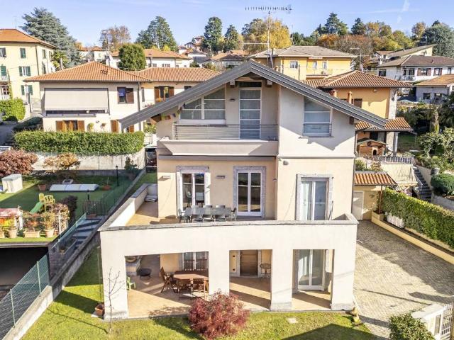 Villa Indipendente in vendita a Morazzone, Lombardia