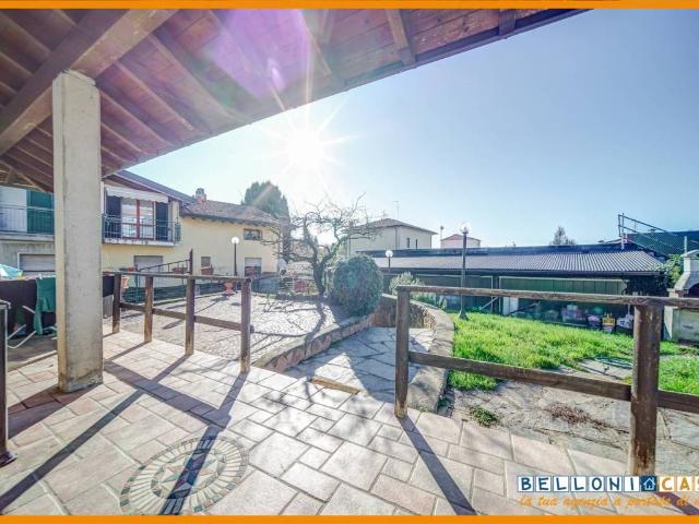 Villa Indipendente in vendita a Morazzone, Lombardia