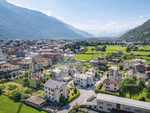 Villa Indipendente in vendita a Morbegno, Lombardia