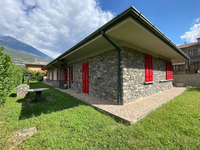 Villa Indipendente in vendita a Morbegno, Lombardia