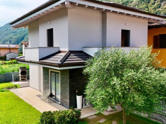 Villa Indipendente in vendita a Morbegno, Lombardia