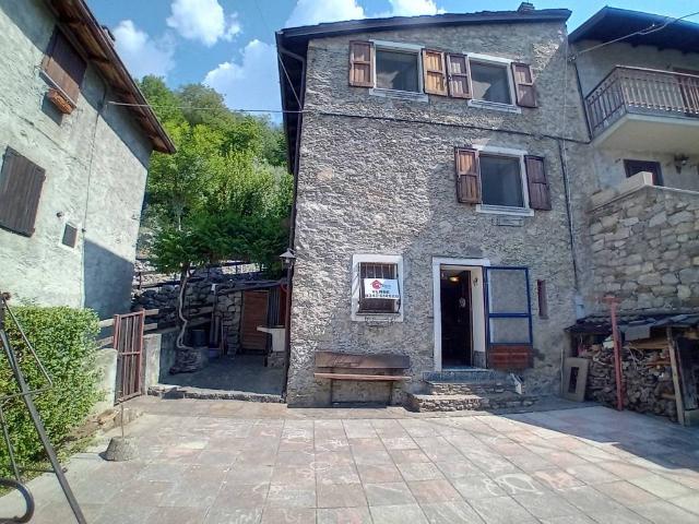Villa Indipendente in vendita a Morbegno, Lombardia