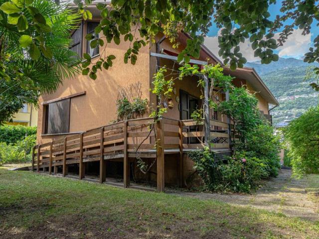 Villa Indipendente in vendita a Morbegno, Lombardia
