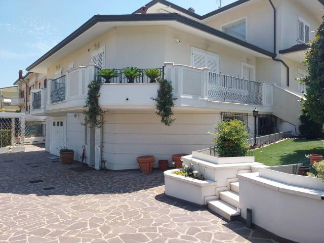 Villa Indipendente in vendita a Morciano Di Romagna, Reggio Emilia
