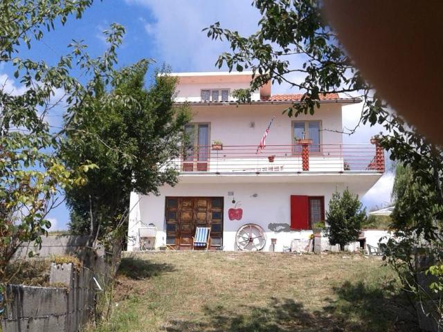 Villa Indipendente in vendita a Morcone, Campania