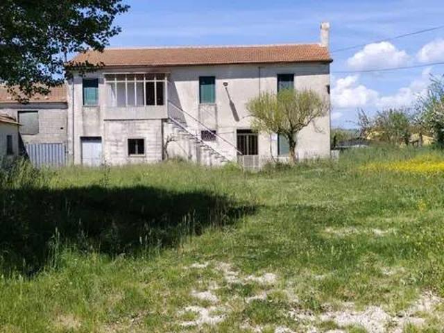 Villa Indipendente in vendita a Morcone, Campania