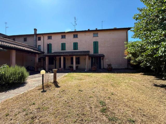 Villa Indipendente in vendita a Nuovo Circondario Imolese, Mordano