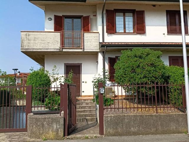 Villa Indipendente in vendita a Morengo, Lombardia
