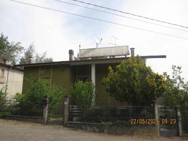 Villa Indipendente in vendita a Morfasso, Reggio Emilia