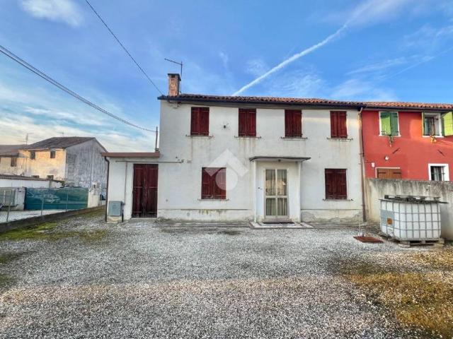 Villa Indipendente in vendita a Morgano, Ongarie
