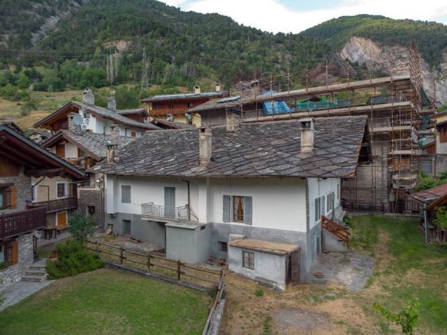 Villa Indipendente in vendita a Pré Saint Didier, Aosta