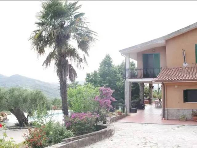 Villa Indipendente in vendita a Morigerati, Campania