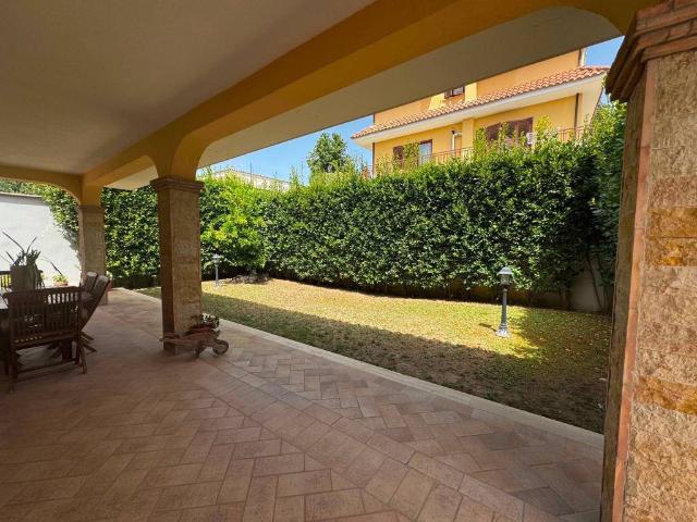 Villa Indipendente in vendita a Roma Capitale, Lazio