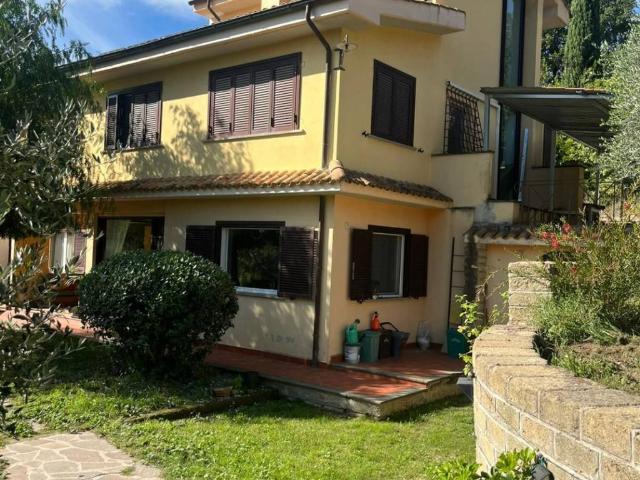 Villa Indipendente in vendita a Roma Capitale, Lazio