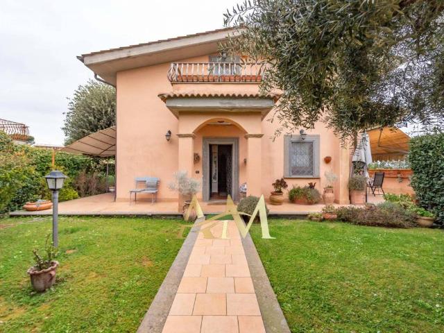 Villa Indipendente in vendita a Roma Capitale, Lazio