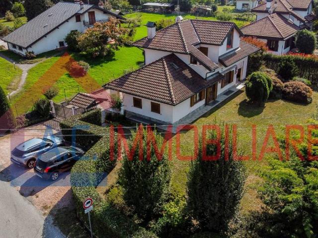 Villa Indipendente in vendita a Vinago, Mornago