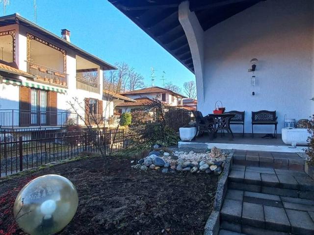 Villa Indipendente in vendita a Mornago, Lombardia