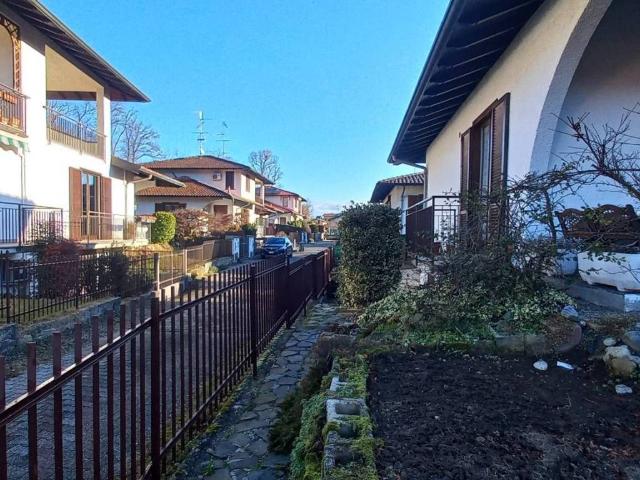 Villa Indipendente in vendita a Mornago, Lombardia
