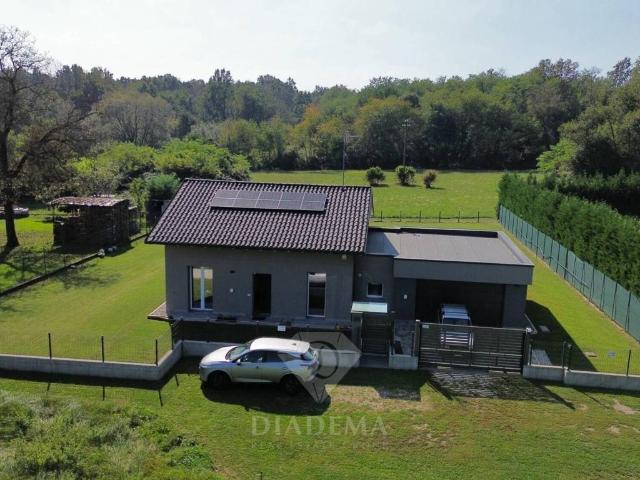 Villa Indipendente in vendita a Mornago, Lombardia