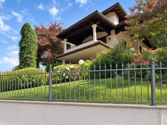 Villa Indipendente in vendita a Crugnola, Mornago
