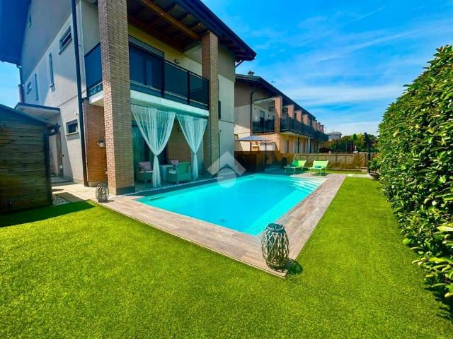 Villa Indipendente in vendita a Mornico Al Serio, Lombardia