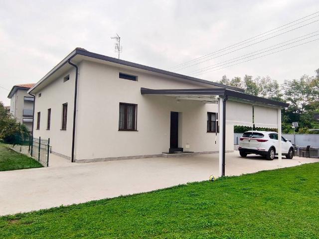 Villa Indipendente in vendita a Mornico Al Serio, Lombardia