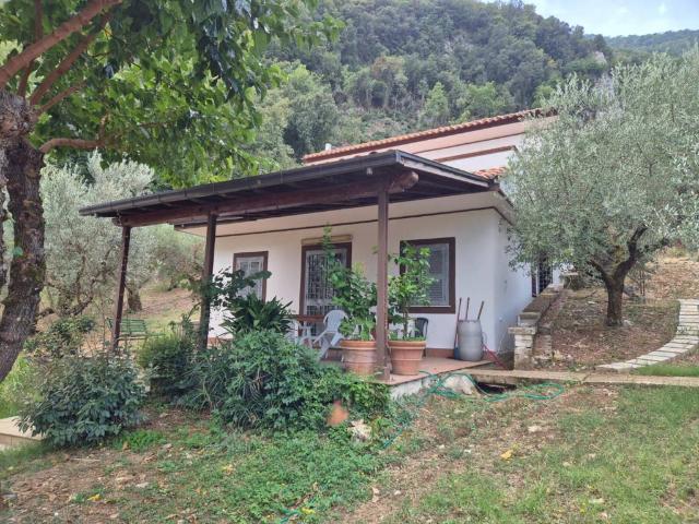Villa Indipendente in vendita a Morolo, Lazio