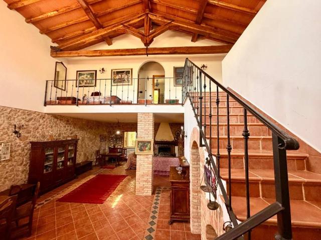 Villa Indipendente in vendita a Morolo, Frosinone