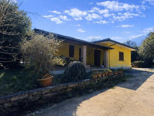 Villa Indipendente in vendita a Morolo, Lazio