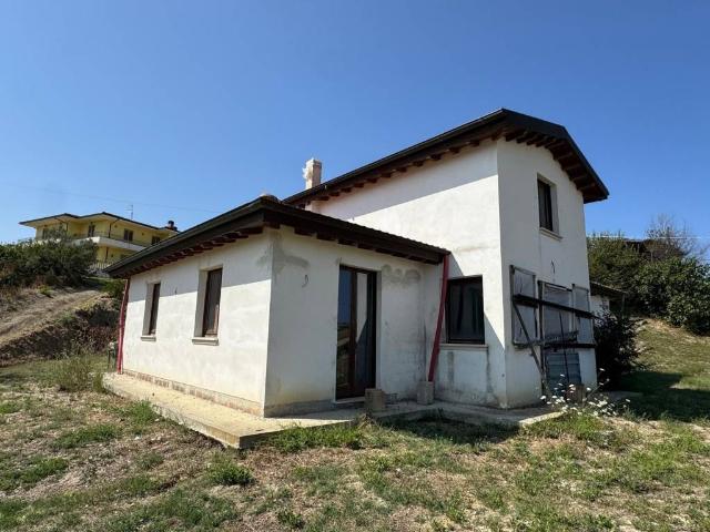 Villa Indipendente in vendita a Case Razzano, Morro d'Oro