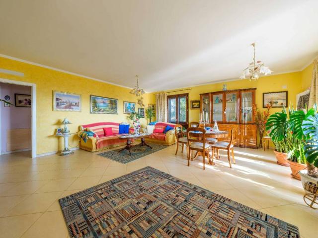 Villa Indipendente in vendita a Pagliare, Morro D'oro