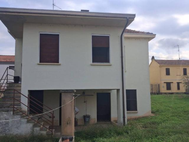 Villa Indipendente in vendita a Mortara, Lombardia